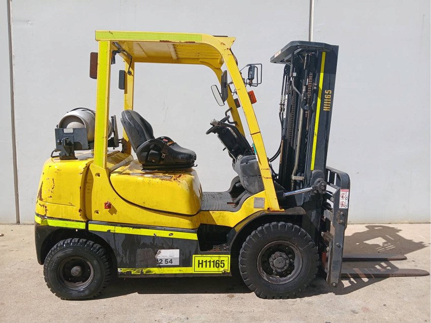 Used Equipment: HYSTER H2.5TX 