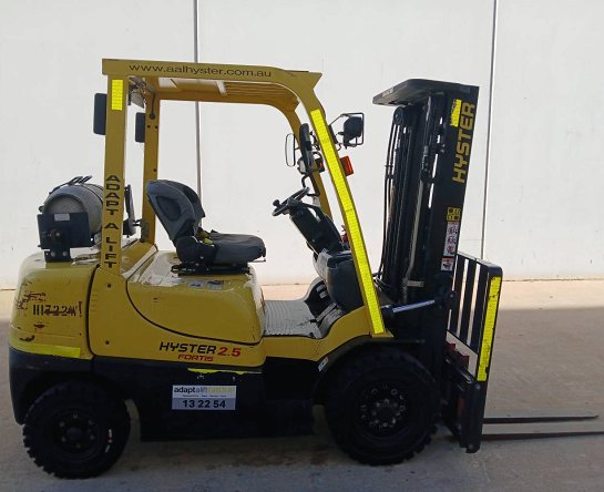 Used Forklift: HYSTER H2.5TX 