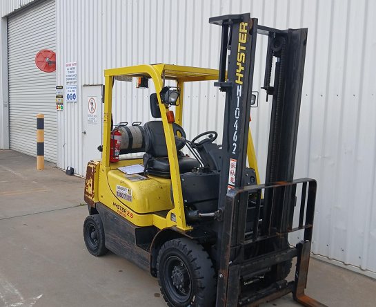 Used Forklift: HYSTER H2.5TX