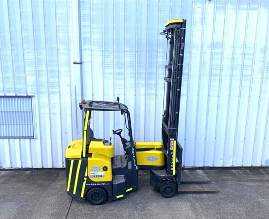 Used Forklift: AISLE-MASTER 20SHE