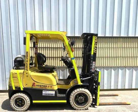 Used Forklift: HYSTER H2.5TX