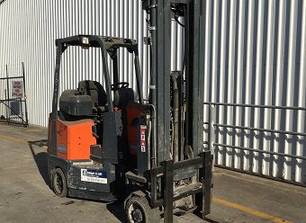 Used Forklift Special: AISLE-MASTER 20SE