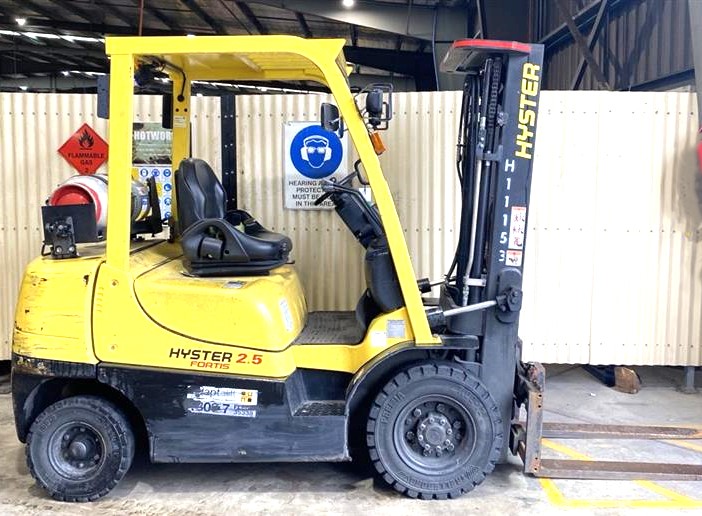 Used forklift: HYSTER H2.5TX 