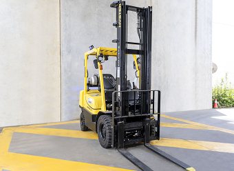 Used Forklift Special: HYSTER H2.5XT