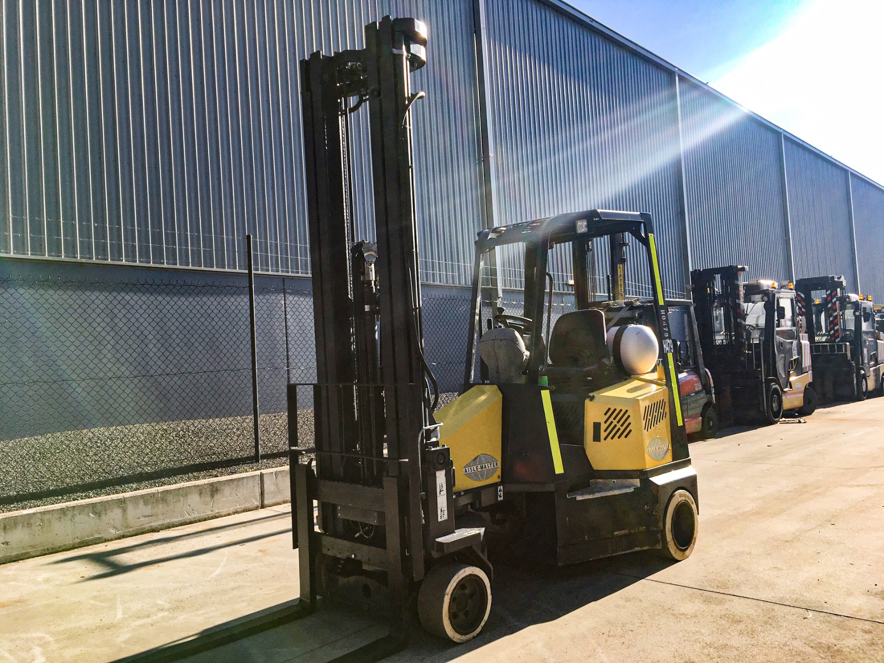 Used forklift: AISLE-MASTER 20WH 