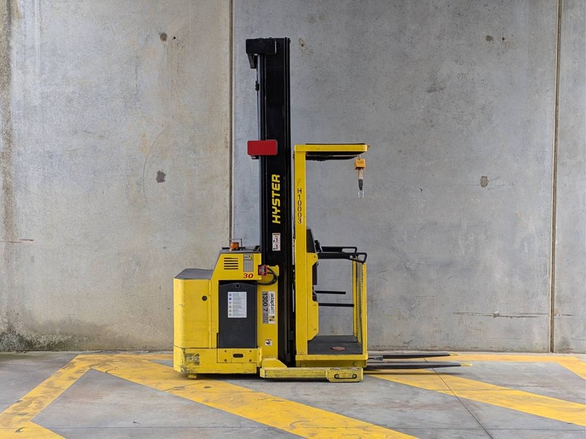 Used forklift: HYSTER R30XM2 