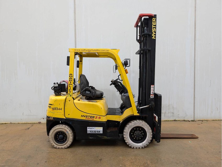 Used forklift: HYSTER H2.5TX 