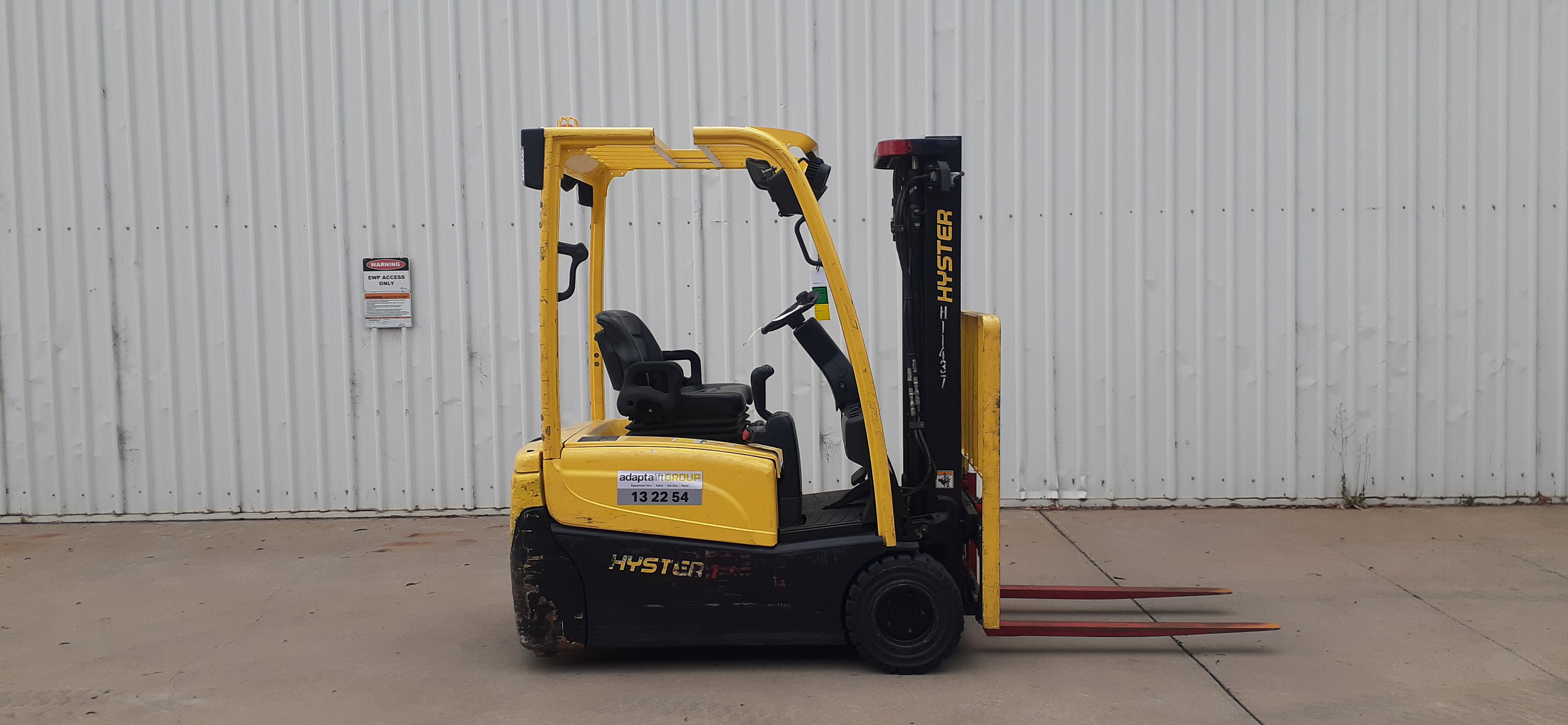 Used forklift: HYSTER J1.8XNT 