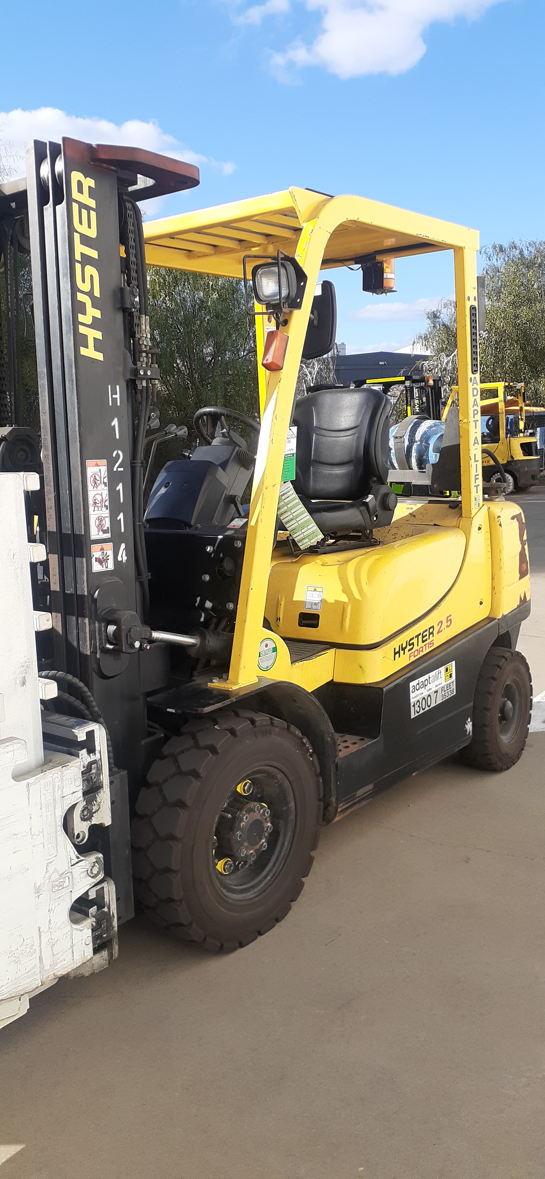 Used forklift: HYSTER H2.5TX 