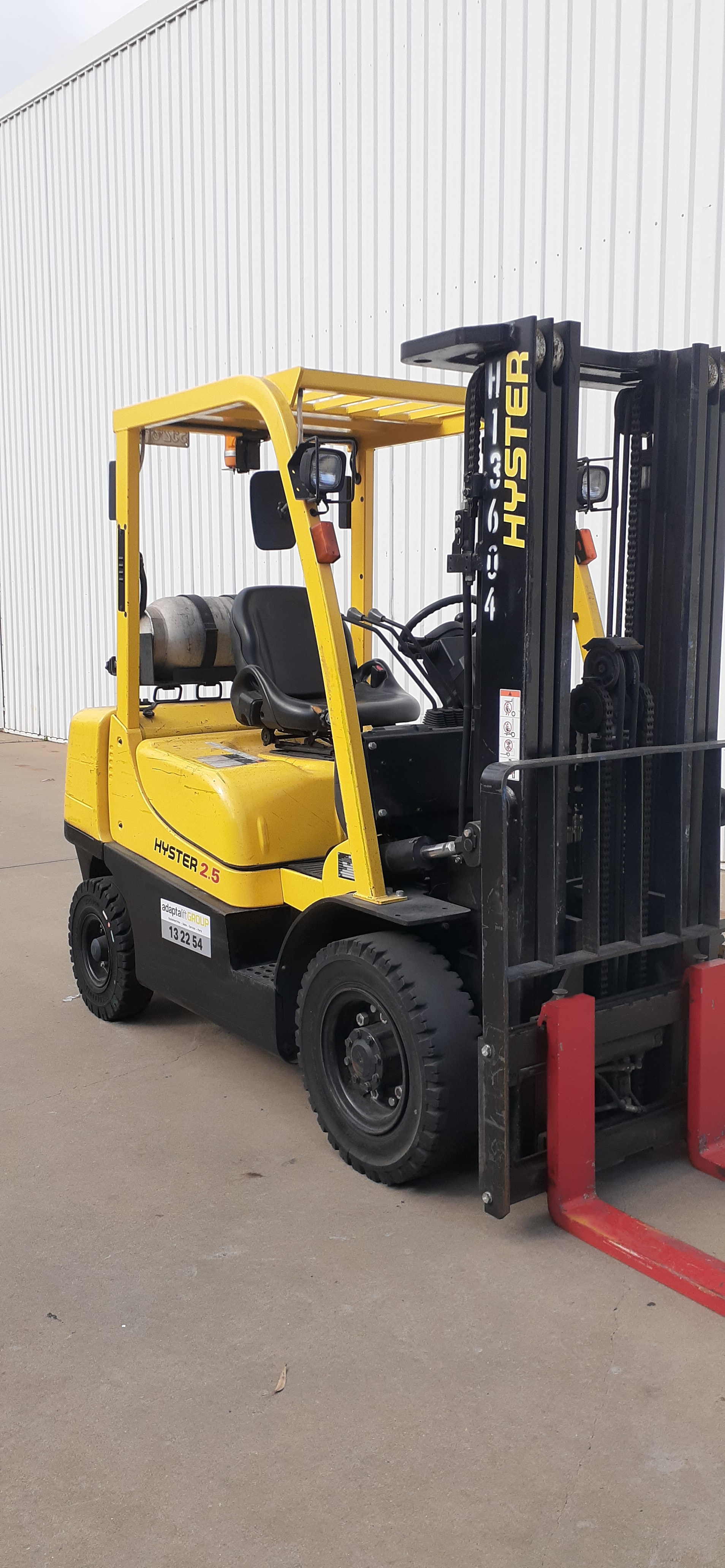 Used forklift: HYSTER H2.5XT 