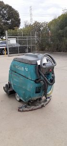Used forklift: TENNANT T5