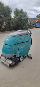Used forklift: TENNANT T5