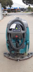 Used forklift: TENNANT T5