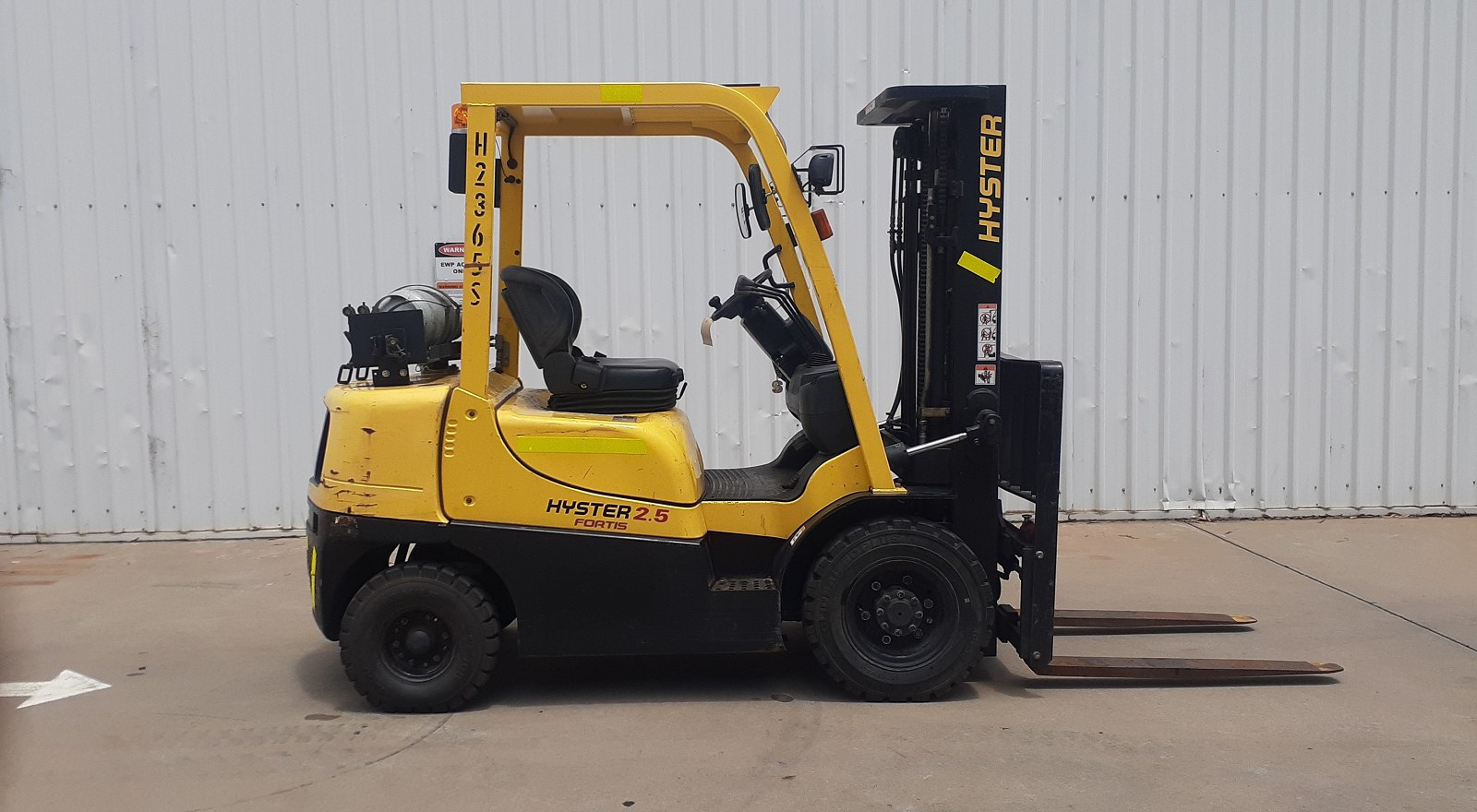 Used forklift: HYSTER H2.5TX 