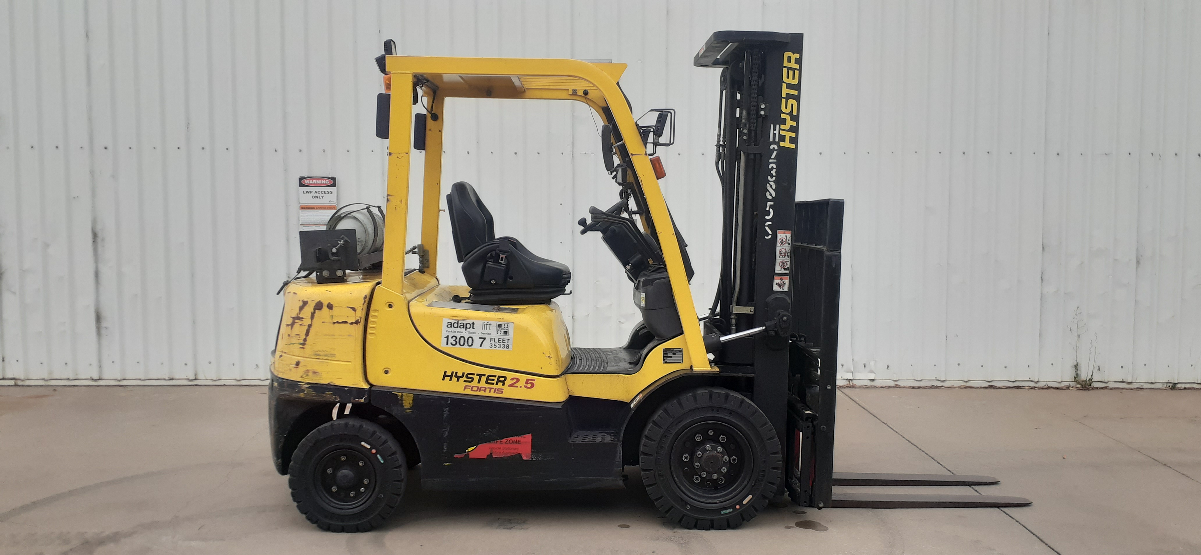 Used forklift: HYSTER H2.5TX 