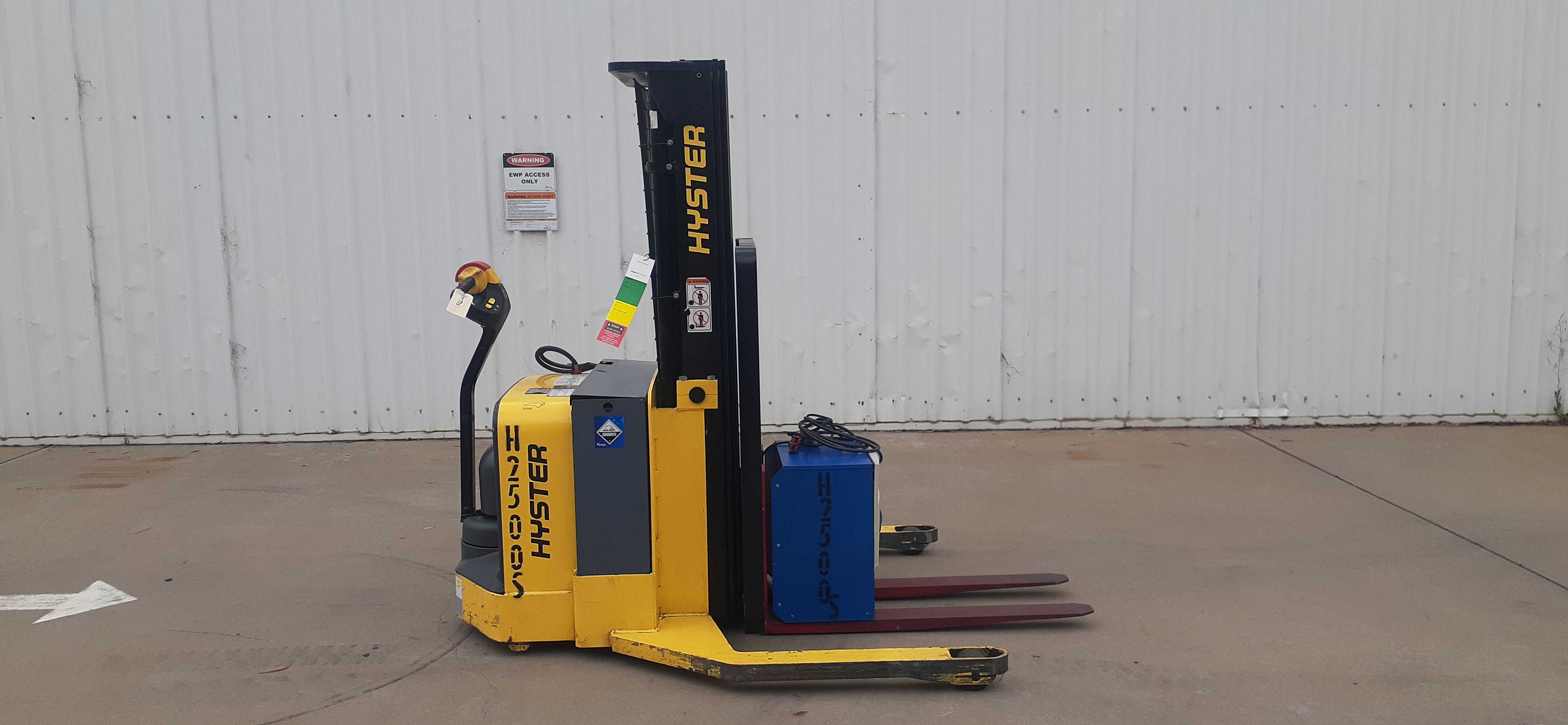 Used forklift: HYSTER W30ZA2 