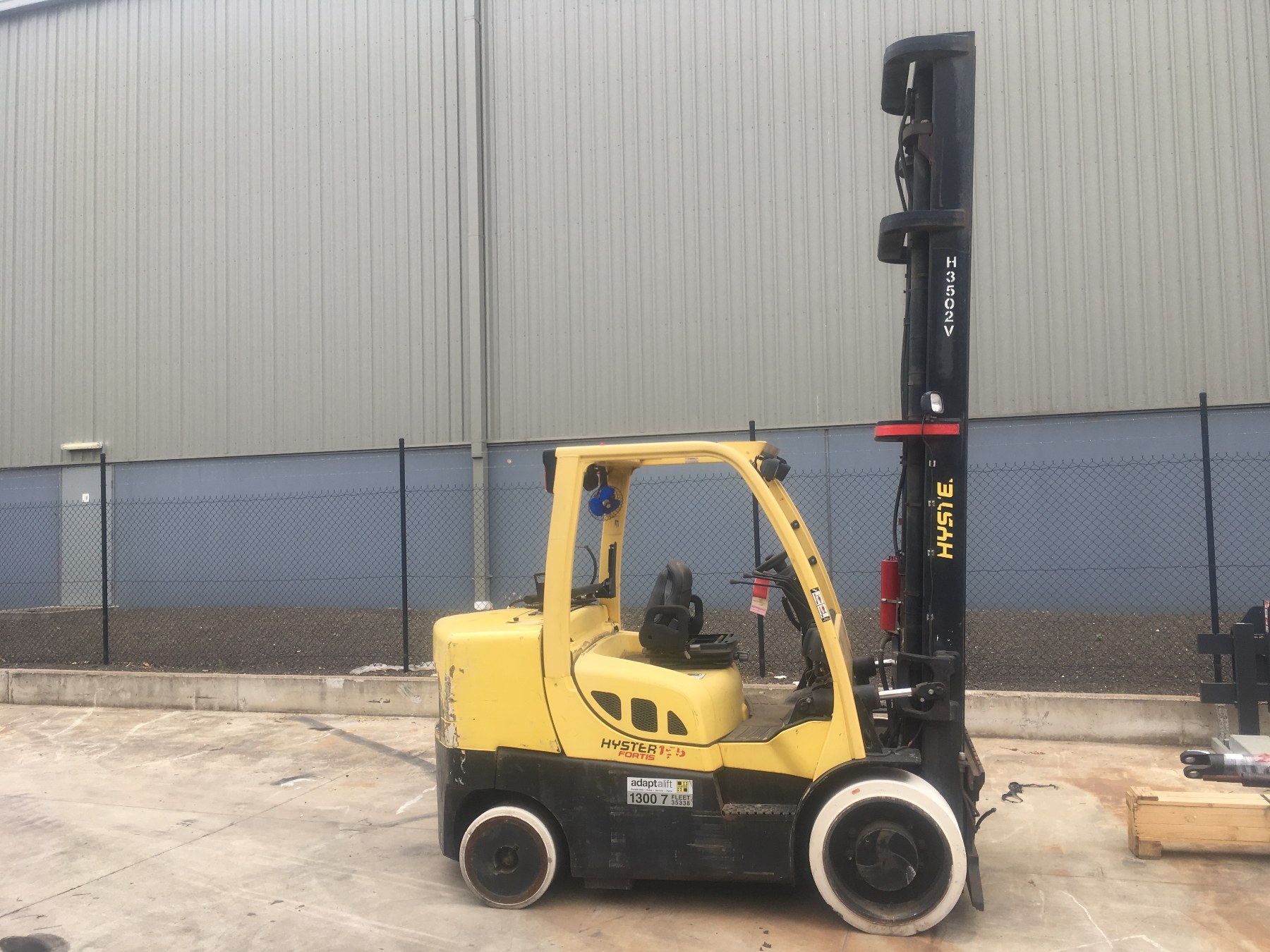 Used forklift: HYSTER S155FT 