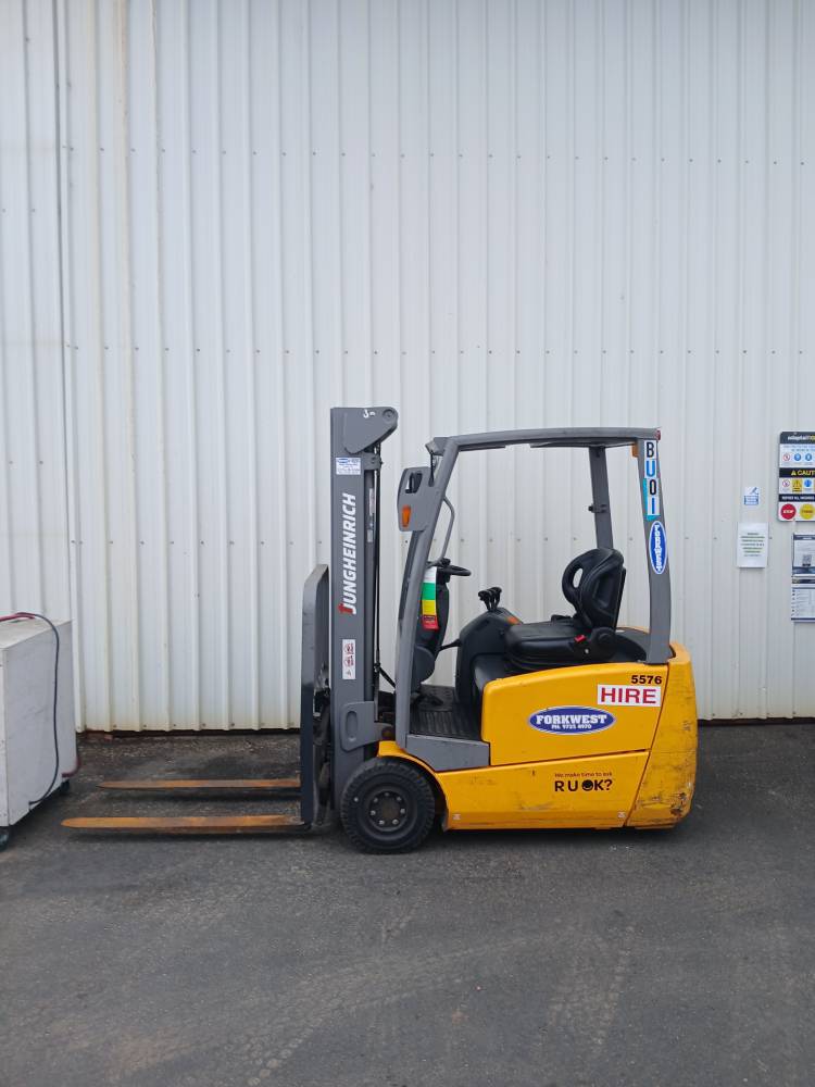 Used Equipment: JUNGHEINRICH EFG216KN 