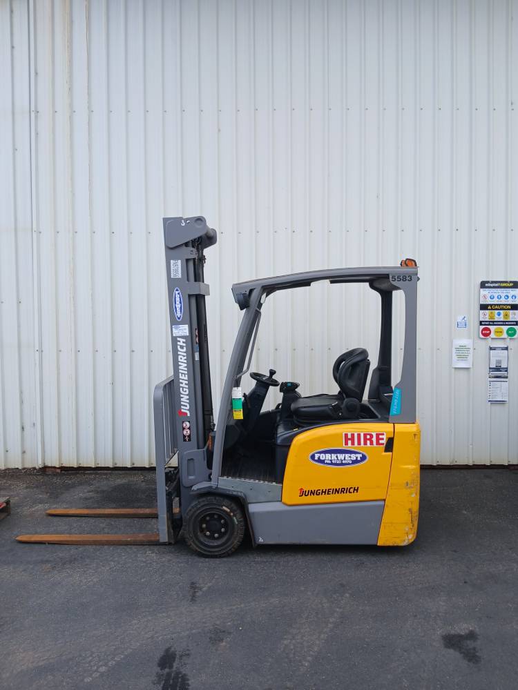 Used Equipment: JUNGHEINRICH EFG 218K 