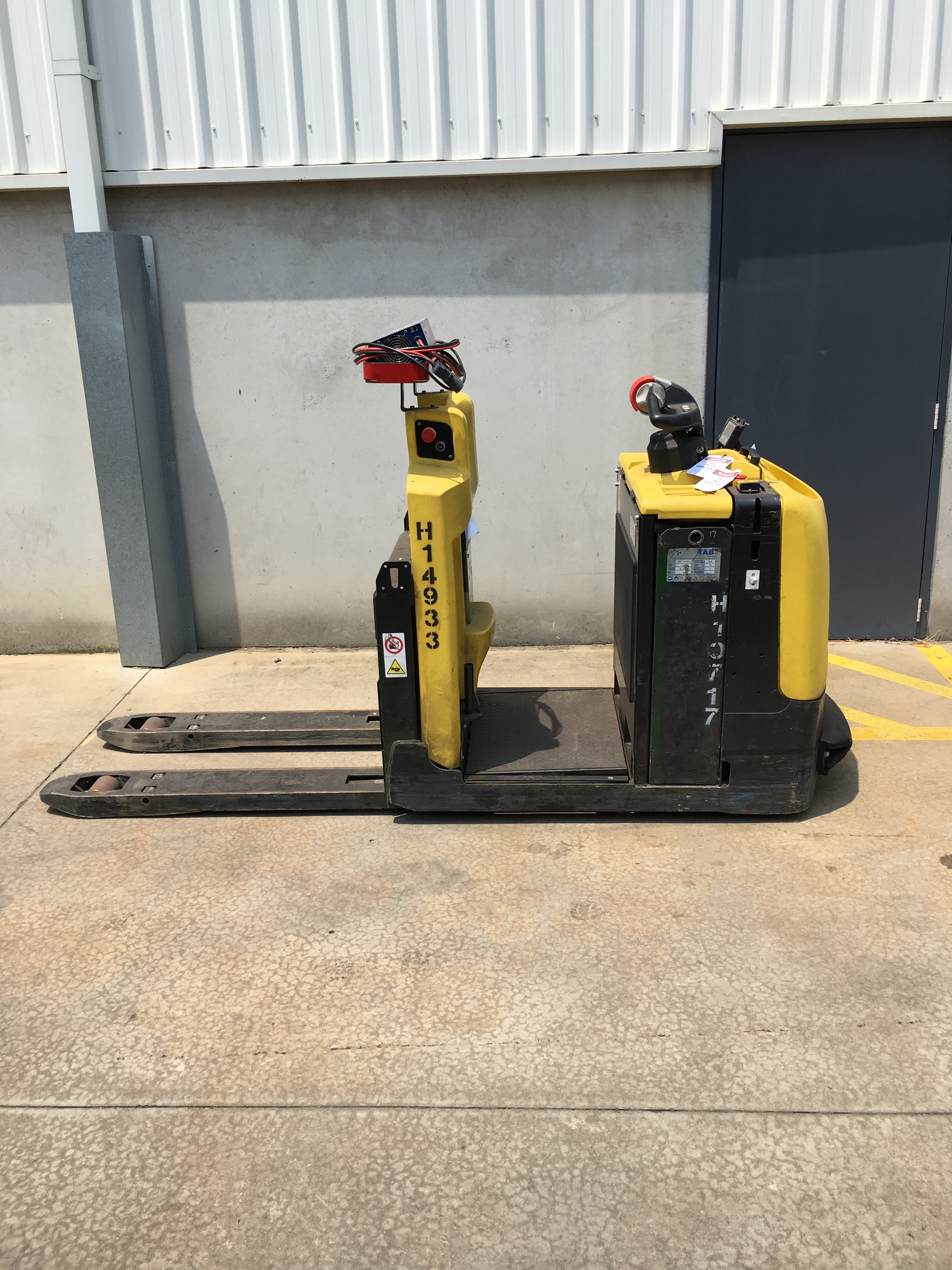 Used forklift: HYSTER LO2.0 
