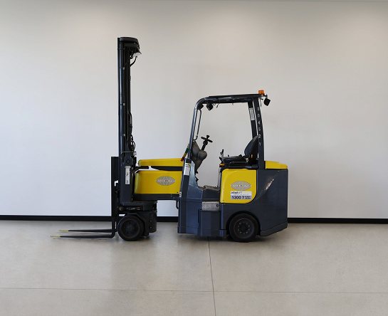 Used Forklift: AISLE-MASTER 15E 