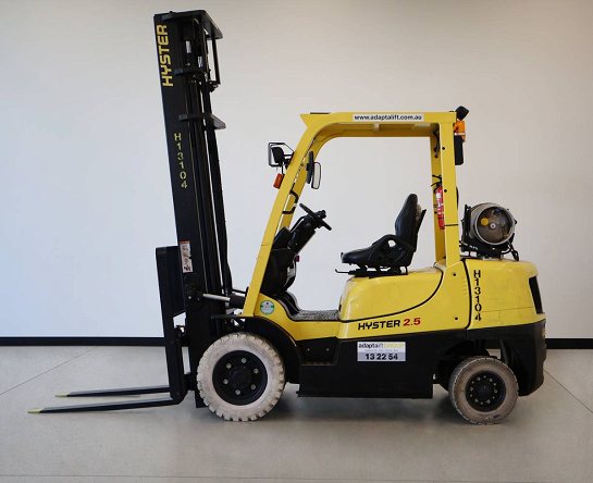 Used Forklift: HYSTER H2.5XT 