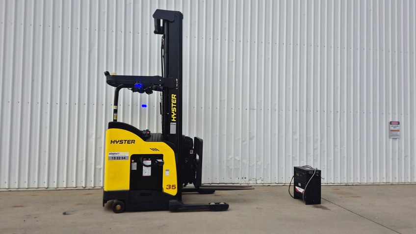 Used Equipment: HYSTER N35ZDR2 