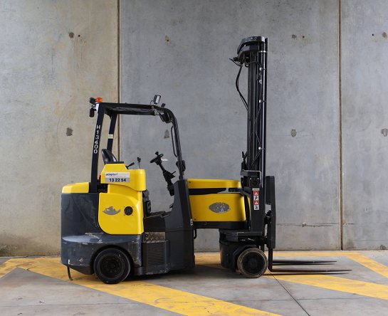 Used Forklift: AISLE-MASTER 20WHE 