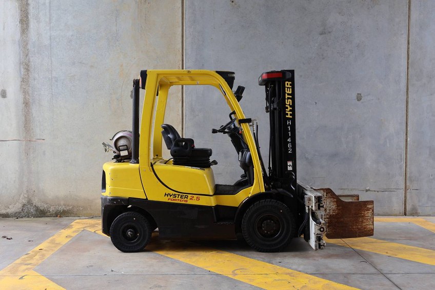 Used Equipment: HYSTER H2.5FT 