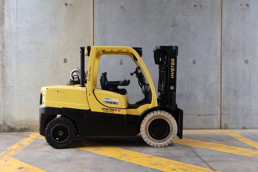 Used Equipment: HYSTER H5.0FT 