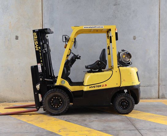 Used Forklift: HYSTER H2.5XT