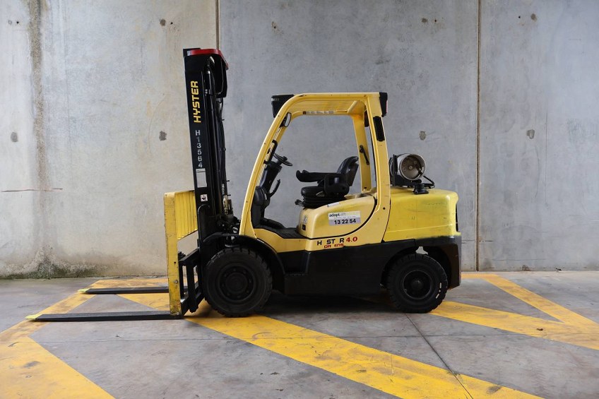 Used Equipment: HYSTER H4.0FT6 