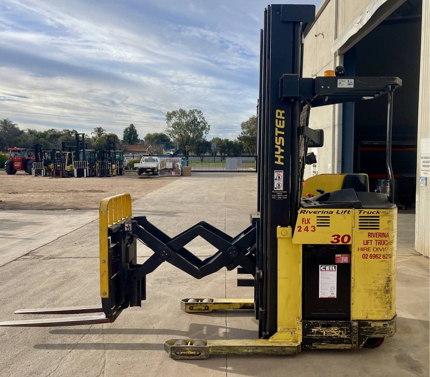 Used forklift: HYSTER N30XMDR 