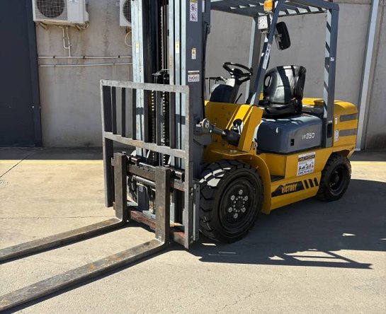 Used Forklift: VICTORY VF35D
