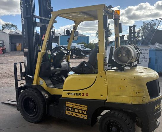Used Forklift: HYSTER H3.0XT