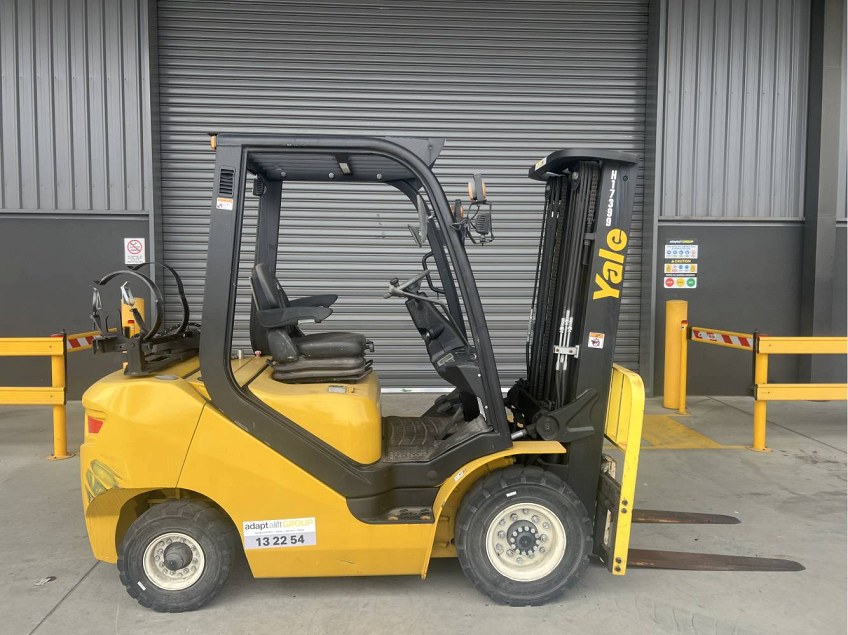 Used Equipment: YALE GLP25UX 