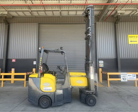 Used Forklift: AISLE-MASTER 20SHE 