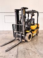 Used forklift: YALE GDP25RK