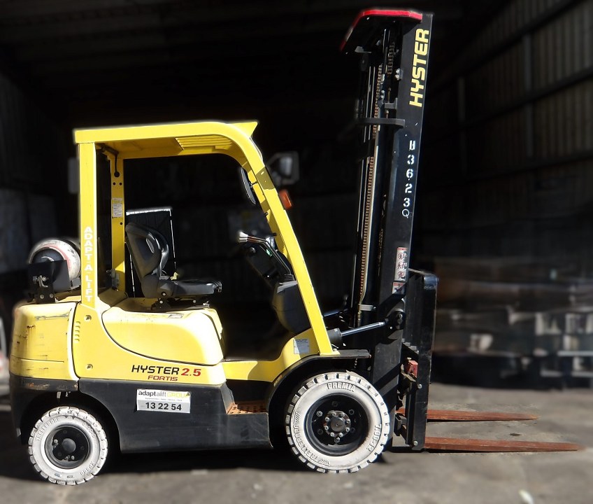 Used forklift: HYSTER H2.5TX 