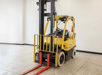 Used Forklift Special: HYSTER H2.5FT
