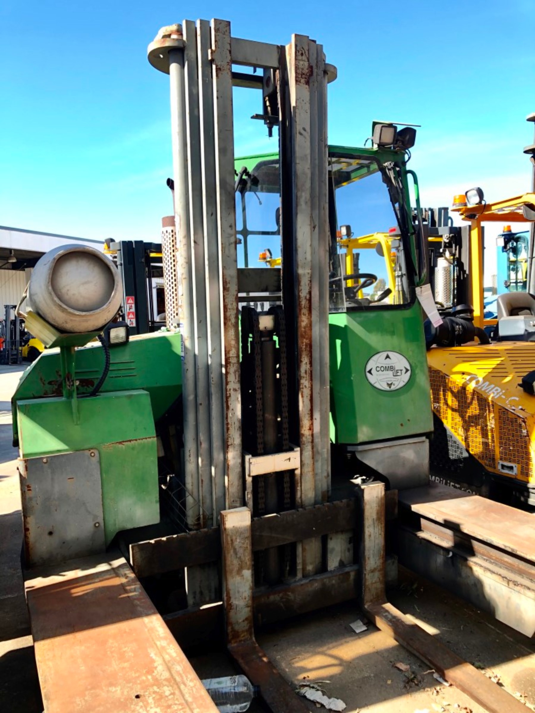 Used forklift: COMBILIFT C4000 