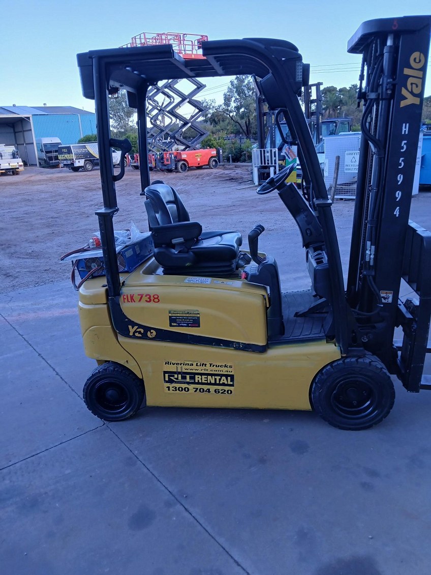 Used Equipment: YALE ERP18VF 