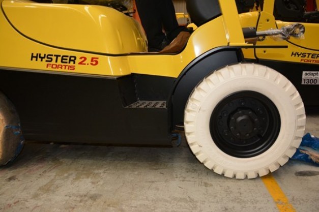 Hyster forklift tyres