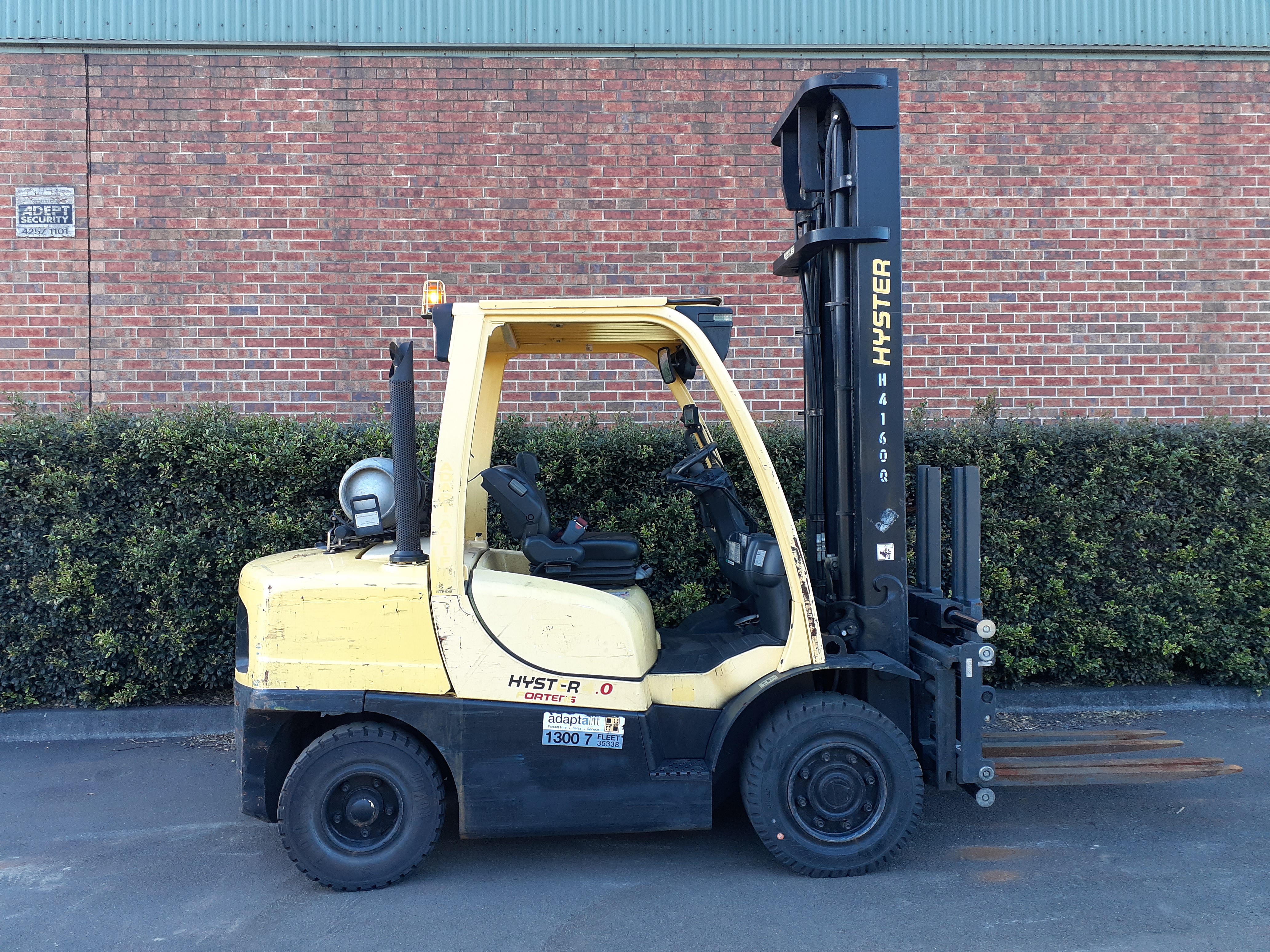 Used forklift: HYSTER H4.0FT6 