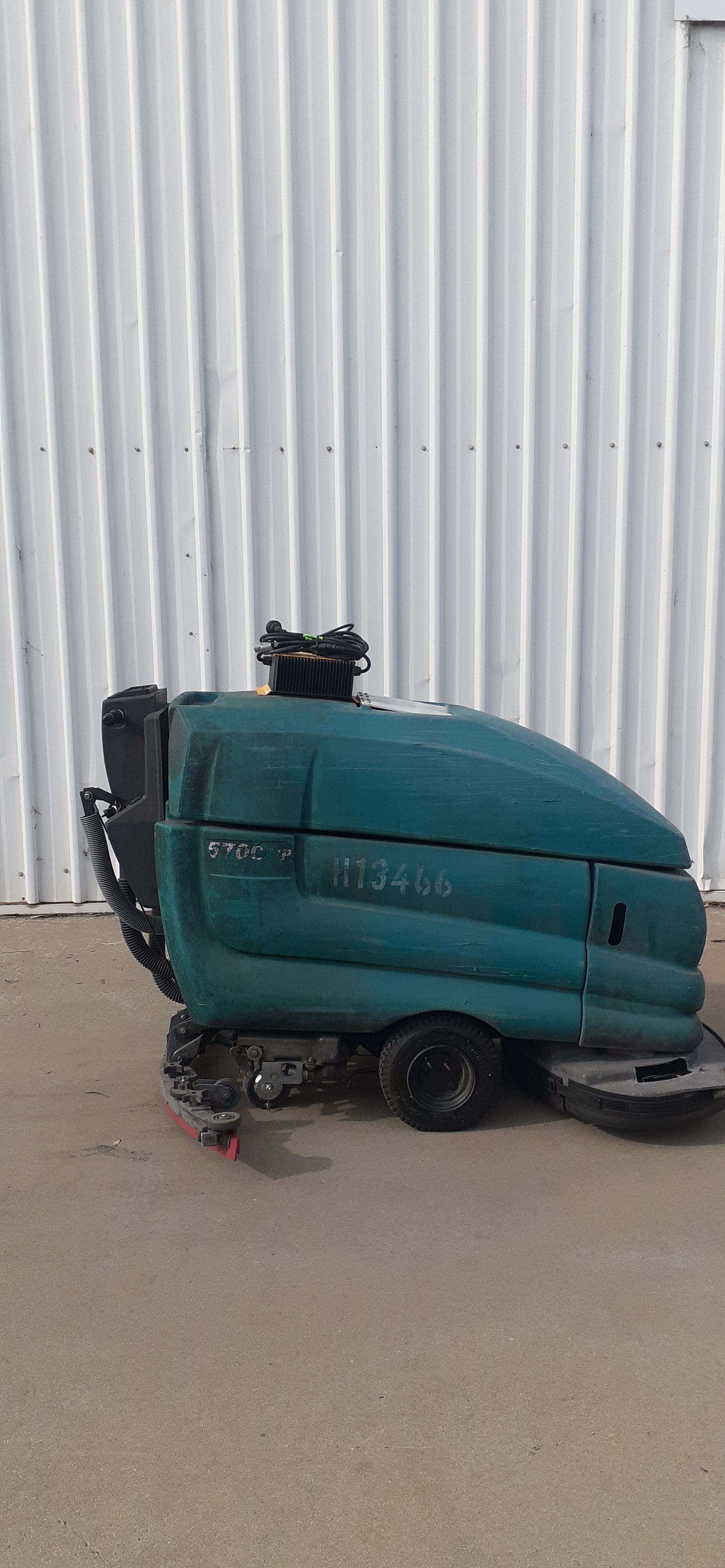 Used forklift: TENNANT 5700XP 