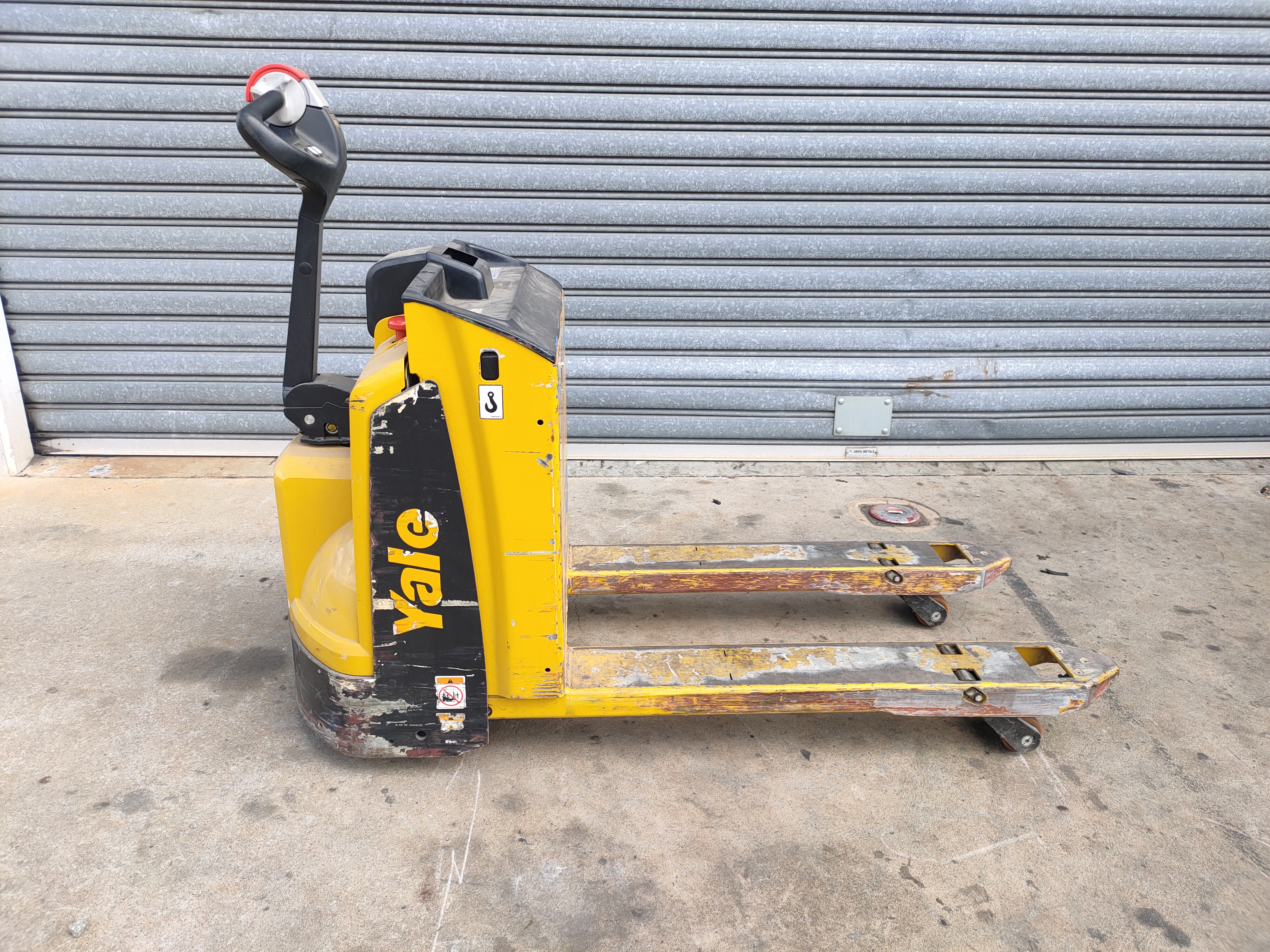 Used forklift: YALE MP20 